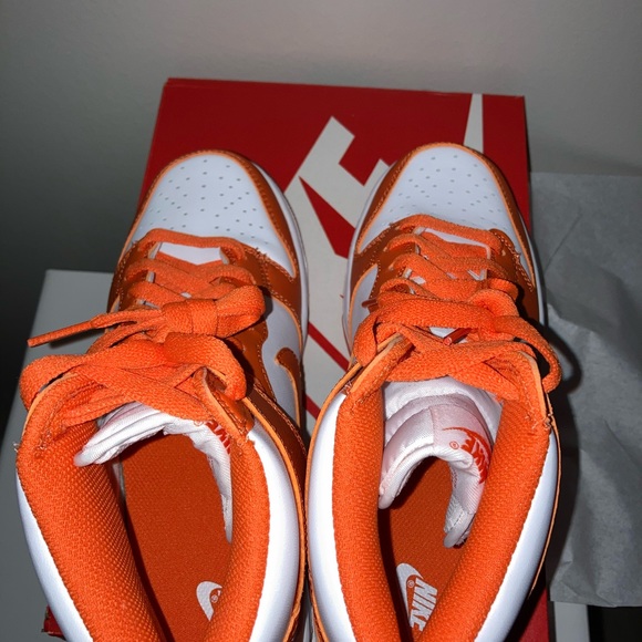 Dunks - Picture 4 of 7